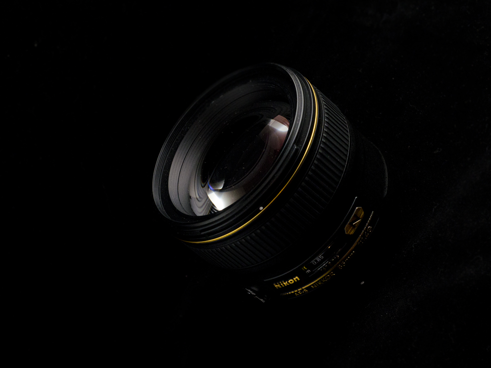 Nikkor AF-S 85mm f/1.4 G 7 - Nikon D7000 + 50 1.8 + SB-600, 1/100, f/9, ISO 800