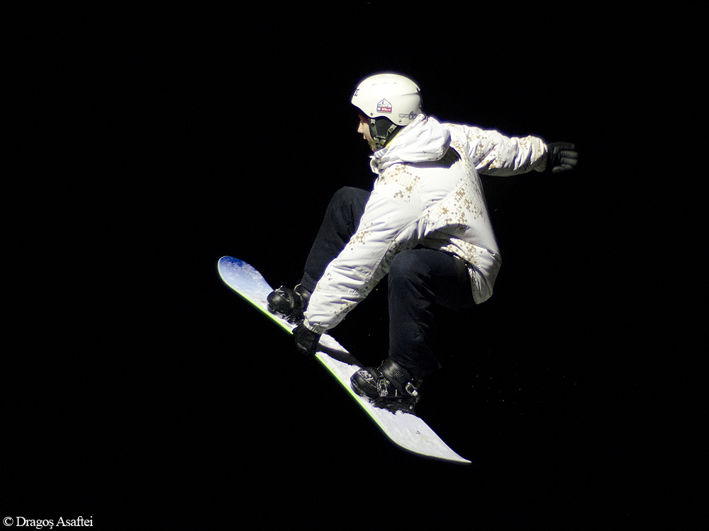 Concurs de snowboard 1 - Nikon D7000 + 50 1.8 - 1/400s, f/1.8, ISO 3200