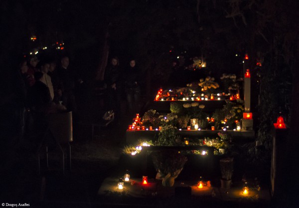 Speranța din lumina lumânărilor de Ziua Morților