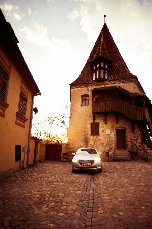 Fotografii cu Peugeot 301 în Cetatea Sighișoarei