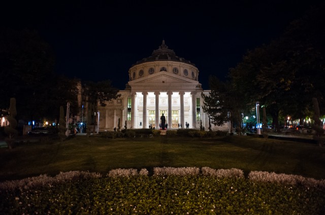 Ateneul Român - Fotografie pe timp de noapte