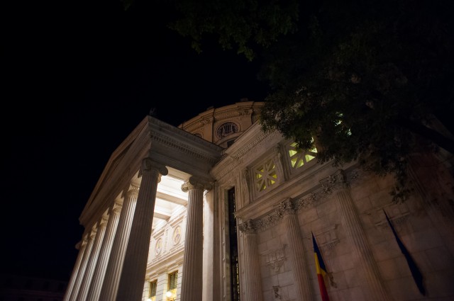 Ateneul Român - Fotografie pe timp de noapte
