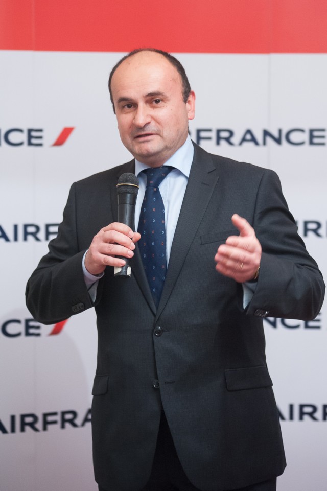Prezentare de modă - Ținutele stewardeselor Air France