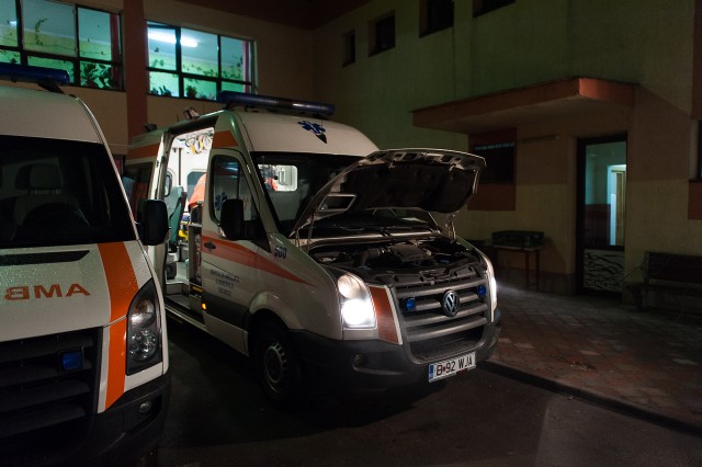 Verificarea ambulanței - Fotoreportaj: 15 ore pe ambulanță