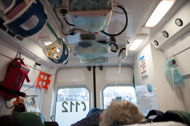 Preluarea pacientului - Fotoreportaj: 15 ore pe ambulanță