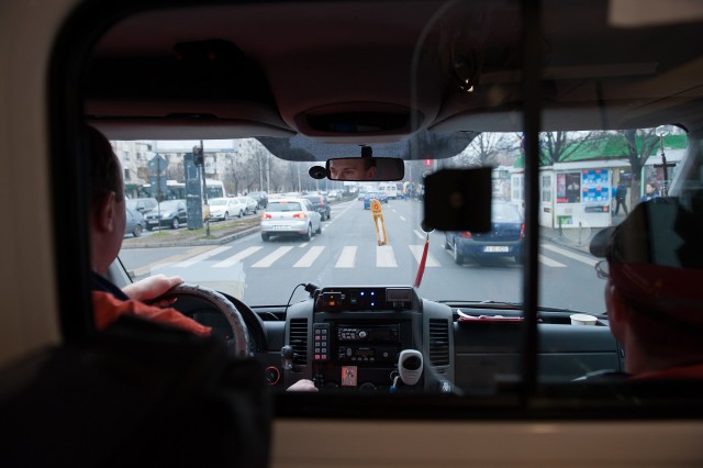 Drumul spre Craiova - Fotoreportaj: 15 ore pe ambulanță
