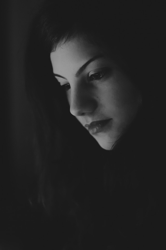 Portret la lumina lumânărilor Portret la lumina lumânărilor