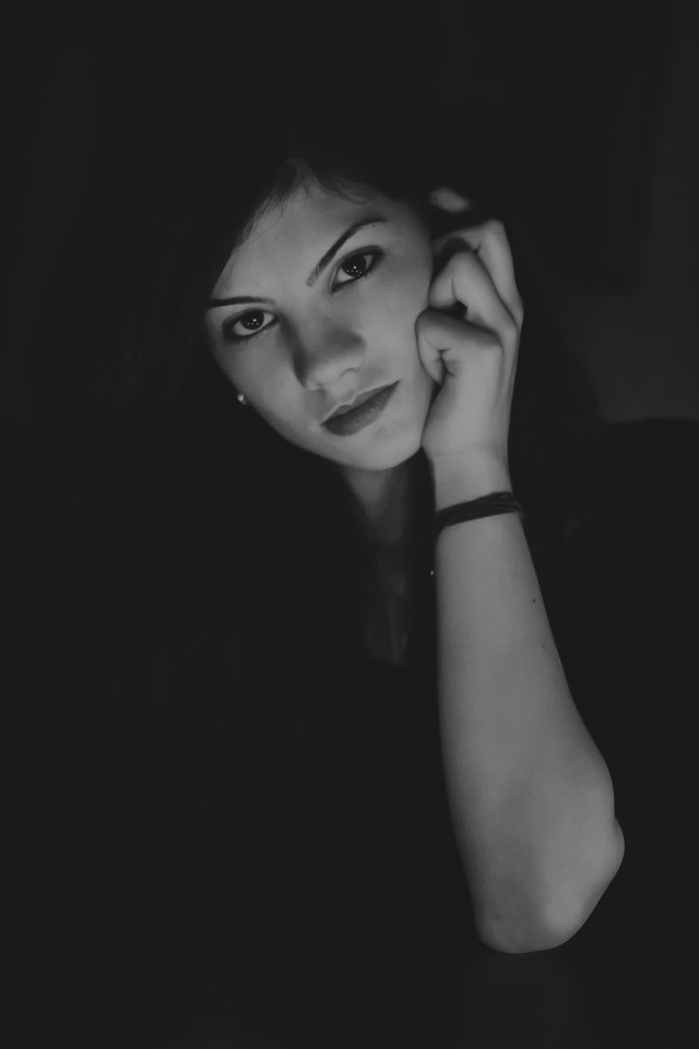 Portret la lumina lumânărilor Portret la lumina lumânărilor