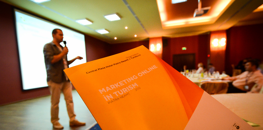 Social Media & Mobile Strategies for Travel Industry